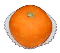 שזיפים במרציפן בצורת תפוז (פרוטאס בלמרציפן)